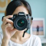 Odkrijte skrivno sestavino v popolnih posnetkih vplivnežev: Vzpon digitalnih kamer na Instagramu